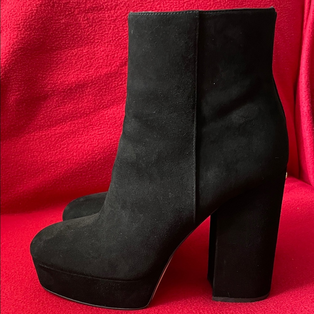 Coach boots size 8b